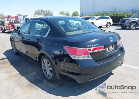 2011 Honda Accord 2.4 Ex z USA, uszkodzony, nr VIN 1HGCP2F73BA118681